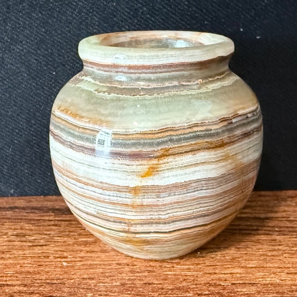 Miniature Vase - Picture 1 of 7